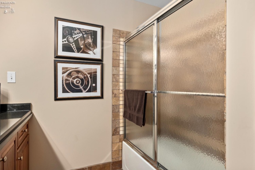 401 Shoreline Drive, Sandusky, 44870, 2 Bedrooms Bedrooms, ,2 BathroomsBathrooms,Residential,For Sale,Shoreline,20261291