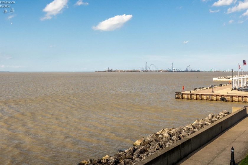 401 Shoreline Drive, Sandusky, 44870, 2 Bedrooms Bedrooms, ,2 BathroomsBathrooms,Residential,For Sale,Shoreline,20261291