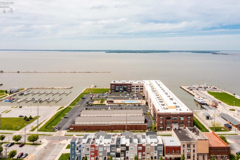 401 Shoreline Drive, Sandusky, 44870, 2 Bedrooms Bedrooms, ,2 BathroomsBathrooms,Residential,For Sale,Shoreline,20261291