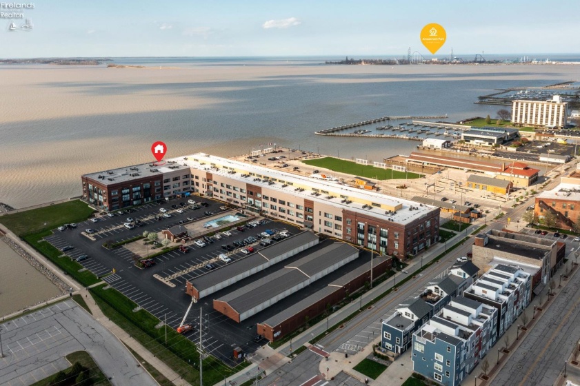 401 Shoreline Drive, Sandusky, 44870, 2 Bedrooms Bedrooms, ,2 BathroomsBathrooms,Residential,For Sale,Shoreline,20261291