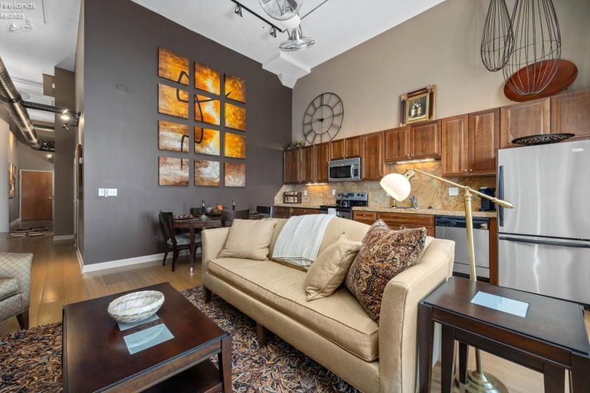 401 Shoreline Drive, Sandusky, 44870, 2 Bedrooms Bedrooms, ,2 BathroomsBathrooms,Residential,For Sale,Shoreline,20261291