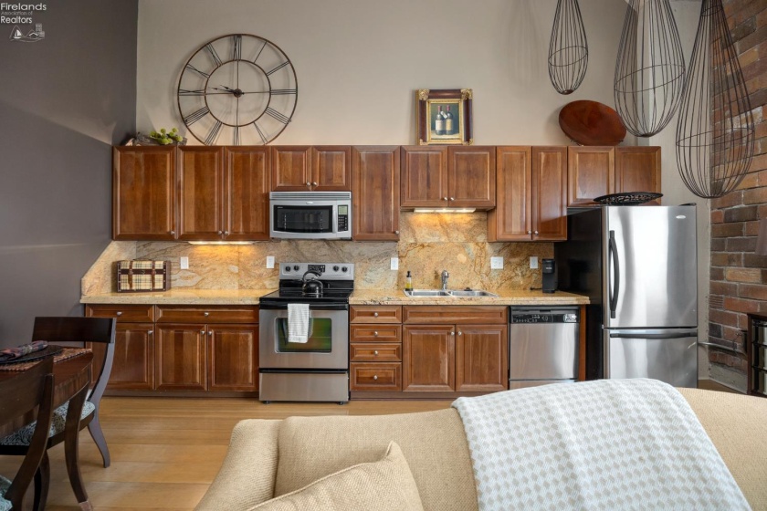 401 Shoreline Drive, Sandusky, 44870, 2 Bedrooms Bedrooms, ,2 BathroomsBathrooms,Residential,For Sale,Shoreline,20261291