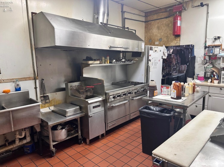 120 Madison Street, Gibsonburg, 43431, ,Commercial,For Sale,Madison,20261328