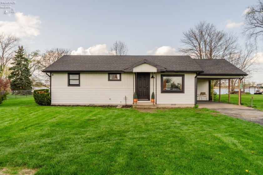 8109 Titus Road, Oak Harbor, 43449, 2 Bedrooms Bedrooms, ,2 BathroomsBathrooms,Residential,For Sale,Titus,20261221