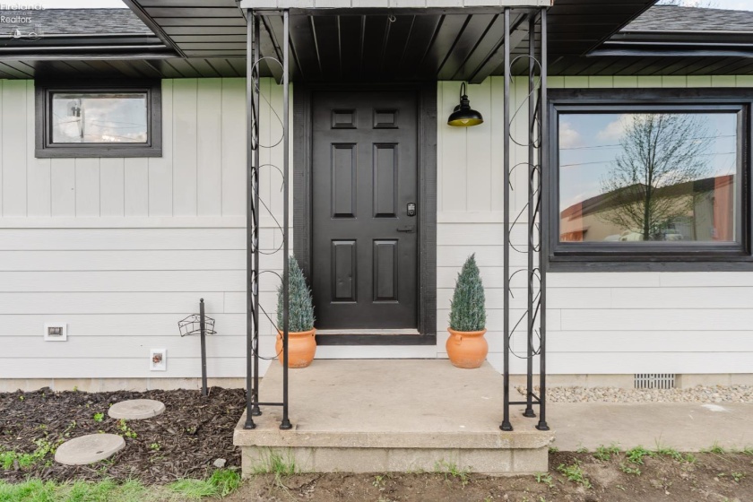 8109 Titus Road, Oak Harbor, 43449, 2 Bedrooms Bedrooms, ,2 BathroomsBathrooms,Residential,For Sale,Titus,20261221