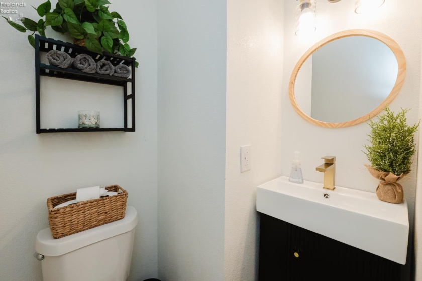 8109 Titus Road, Oak Harbor, 43449, 2 Bedrooms Bedrooms, ,2 BathroomsBathrooms,Residential,For Sale,Titus,20261221