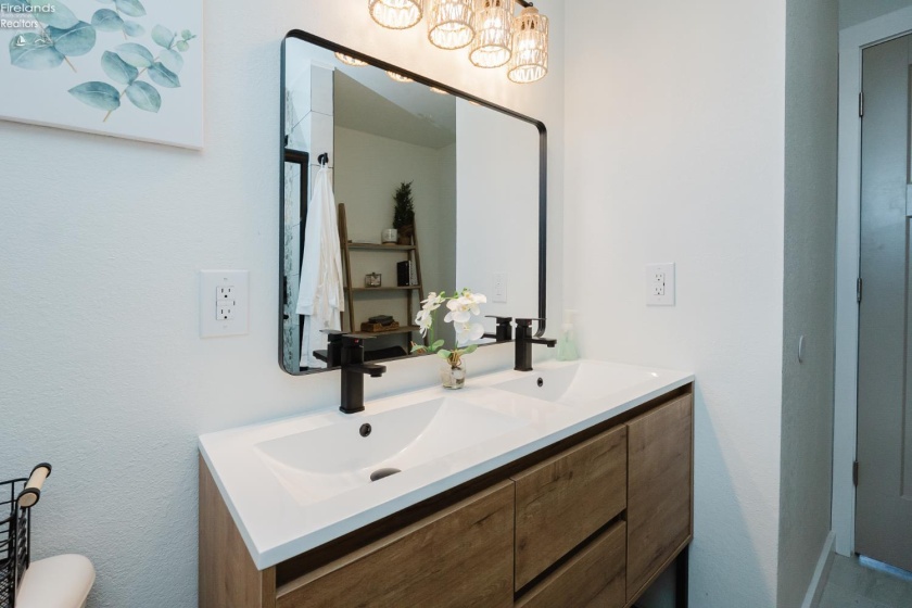 8109 Titus Road, Oak Harbor, 43449, 2 Bedrooms Bedrooms, ,2 BathroomsBathrooms,Residential,For Sale,Titus,20261221