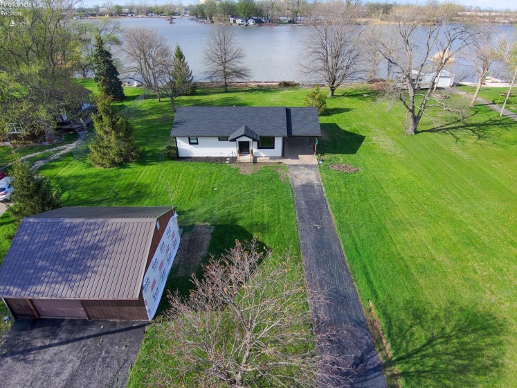 8109 Titus Road, Oak Harbor, 43449, 2 Bedrooms Bedrooms, ,2 BathroomsBathrooms,Residential,For Sale,Titus,20261221