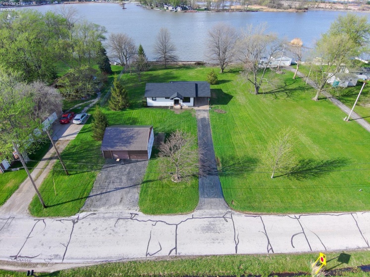 8109 Titus Road, Oak Harbor, 43449, 2 Bedrooms Bedrooms, ,2 BathroomsBathrooms,Residential,For Sale,Titus,20261221