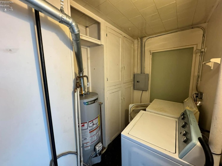 3313 Monroe Street, Sandusky, 44870, 2 Bedrooms Bedrooms, ,1 BathroomBathrooms,Residential,For Sale,Monroe,20261330