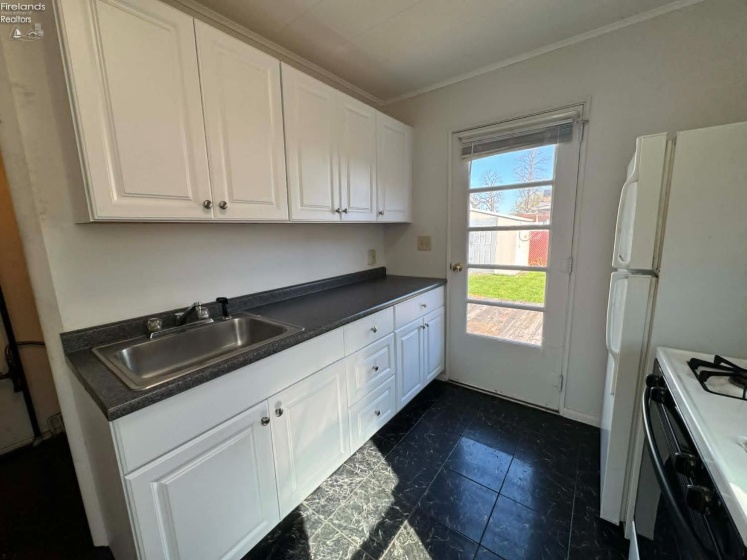 3313 Monroe Street, Sandusky, 44870, 2 Bedrooms Bedrooms, ,1 BathroomBathrooms,Residential,For Sale,Monroe,20261330