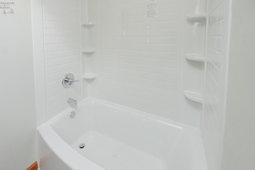 2170 Sugar Bush Drive, Marblehead, 43440, 4 Bedrooms Bedrooms, ,2 BathroomsBathrooms,Residential,For Sale,Sugar Bush,20261293