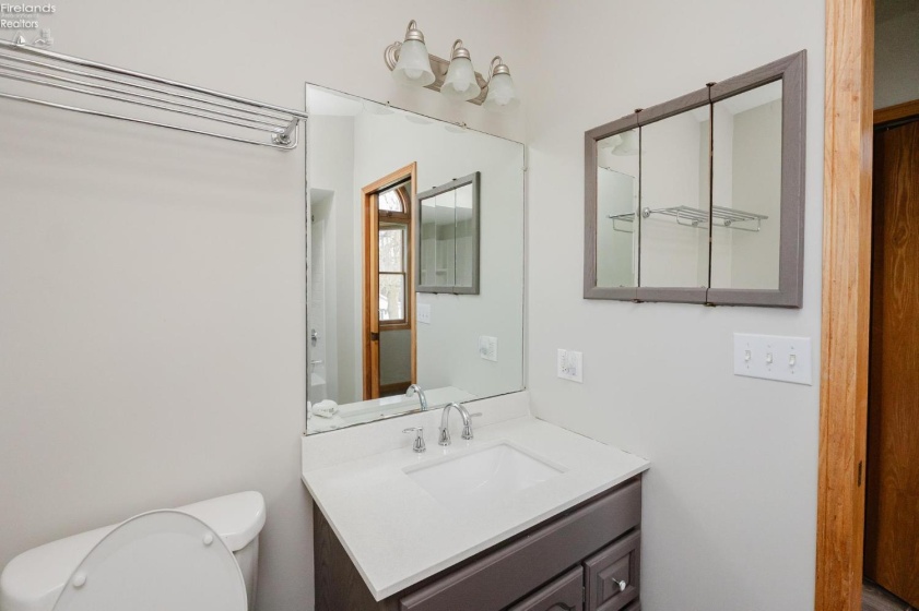 2170 Sugar Bush Drive, Marblehead, 43440, 4 Bedrooms Bedrooms, ,2 BathroomsBathrooms,Residential,For Sale,Sugar Bush,20261293