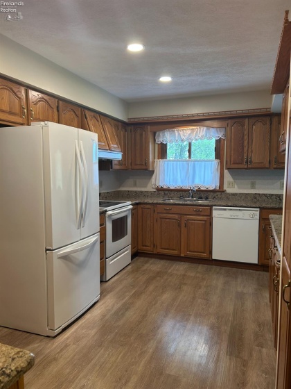 879 Valleyview Drive, Bellevue, 44811, 2 Bedrooms Bedrooms, ,2 BathroomsBathrooms,Residential,For Sale,Valleyview,20261316