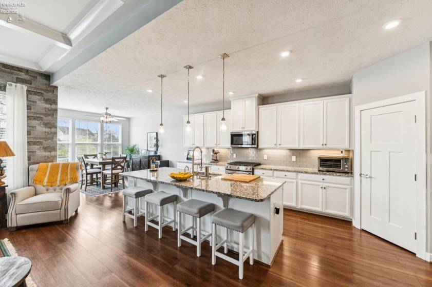 9157 Winfield, North Ridgeville, 44039, 3 Bedrooms Bedrooms, ,4 BathroomsBathrooms,Residential,For Sale,Winfield,20261245