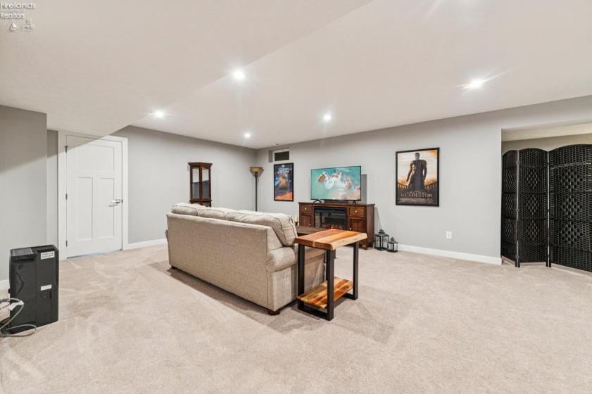 9157 Winfield, North Ridgeville, 44039, 3 Bedrooms Bedrooms, ,4 BathroomsBathrooms,Residential,For Sale,Winfield,20261245