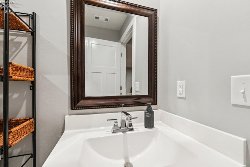 9157 Winfield, North Ridgeville, 44039, 3 Bedrooms Bedrooms, ,4 BathroomsBathrooms,Residential,For Sale,Winfield,20261245