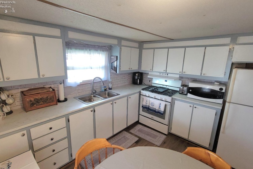 999 Buck Road, Marblehead, 43440, 2 Bedrooms Bedrooms, ,1 BathroomBathrooms,Residential,For Sale,Buck,20261348