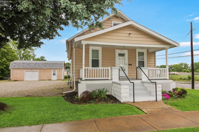 1515 3rd Street, Port Clinton, 43452, 3 Bedrooms Bedrooms, ,1 BathroomBathrooms,Residential,For Sale,3rd,20261354