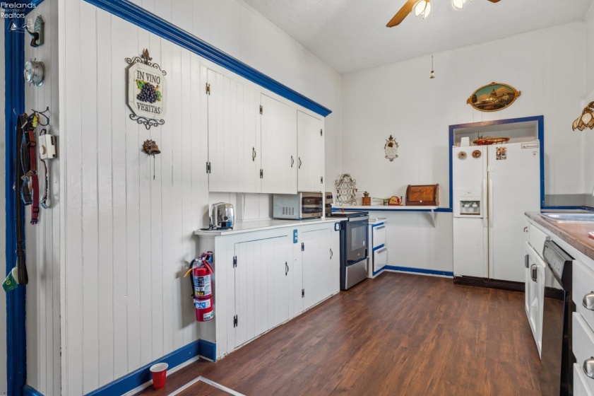 1860 Shore Drive, Middle Bass Island, 43446, 5 Bedrooms Bedrooms, ,2 BathroomsBathrooms,Residential,For Sale,Shore,20261146
