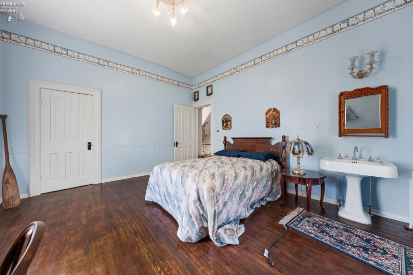 1860 Shore Drive, Middle Bass Island, 43446, 5 Bedrooms Bedrooms, ,2 BathroomsBathrooms,Residential,For Sale,Shore,20261146