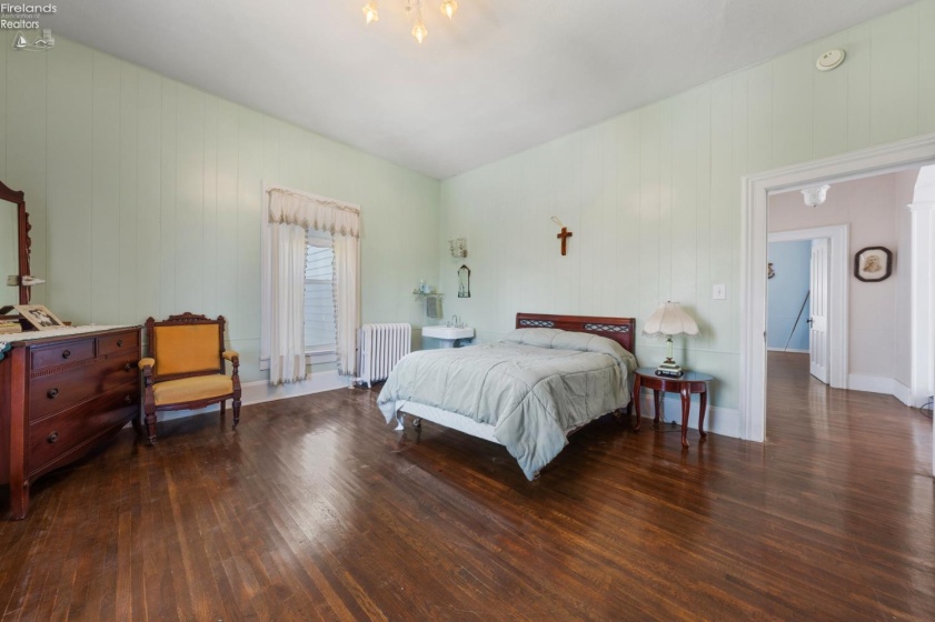 1860 Shore Drive, Middle Bass Island, 43446, 5 Bedrooms Bedrooms, ,2 BathroomsBathrooms,Residential,For Sale,Shore,20261146