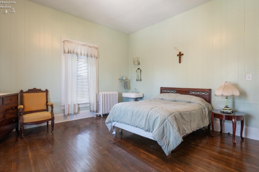 1860 Shore Drive, Middle Bass Island, 43446, 5 Bedrooms Bedrooms, ,2 BathroomsBathrooms,Residential,For Sale,Shore,20261146