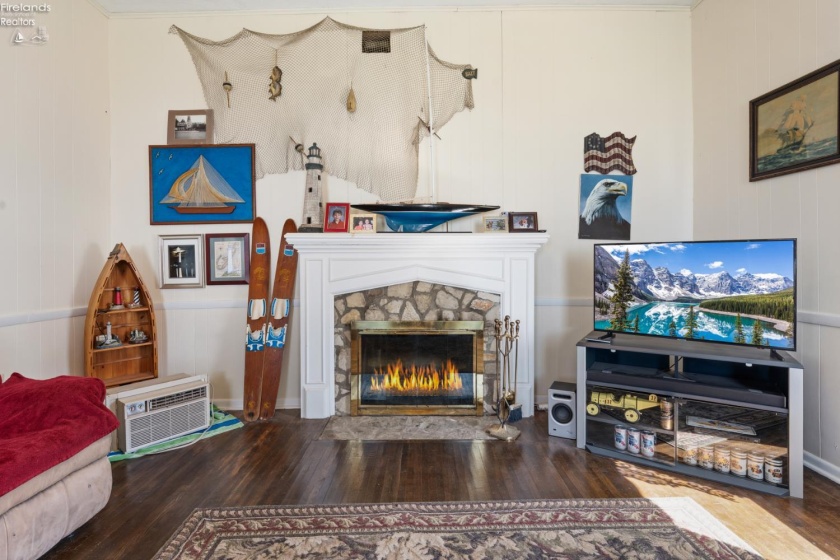 1860 Shore Drive, Middle Bass Island, 43446, 5 Bedrooms Bedrooms, ,2 BathroomsBathrooms,Residential,For Sale,Shore,20261146