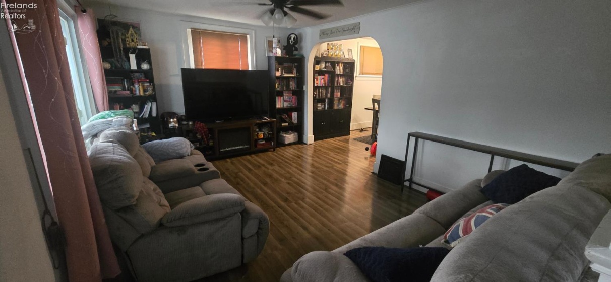 1214 Franklin Avenue, Fremont, 43420, 3 Bedrooms Bedrooms, ,1 BathroomBathrooms,Residential,For Sale,Franklin,20261285