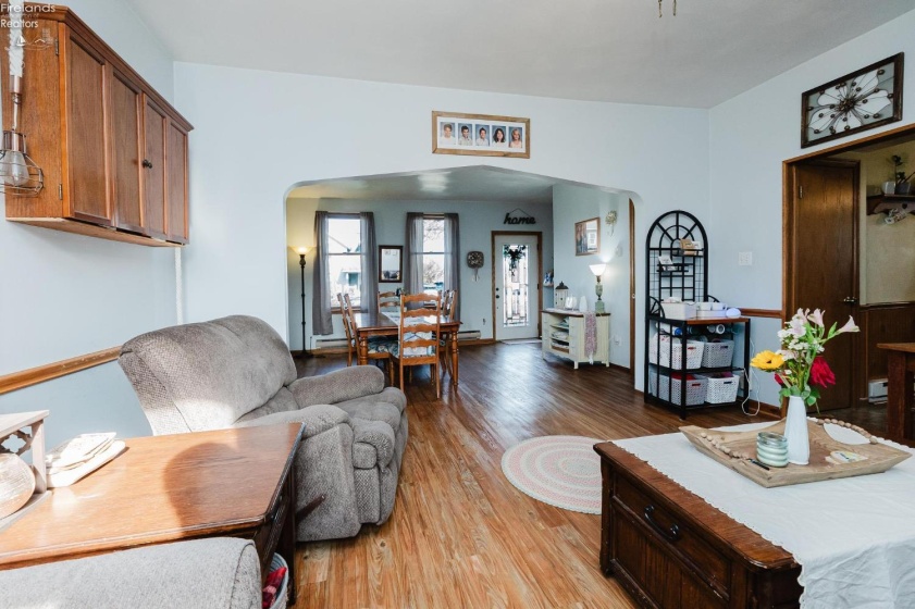 210 Walnut Street, Lindsey, 43442, 4 Bedrooms Bedrooms, ,2 BathroomsBathrooms,Residential,For Sale,Walnut,20261253