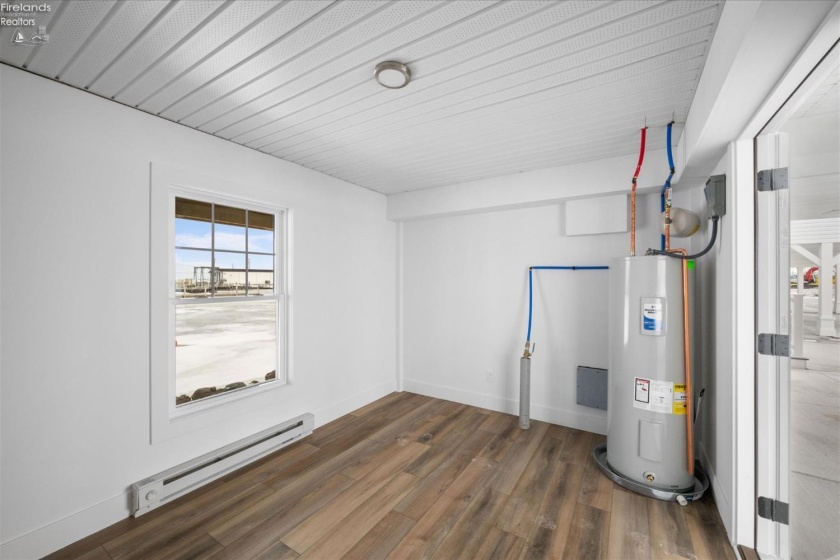 545 Lakeshore Drive, Port Clinton, 43452, 3 Bedrooms Bedrooms, ,2 BathroomsBathrooms,Residential,For Sale,Lakeshore,20261375