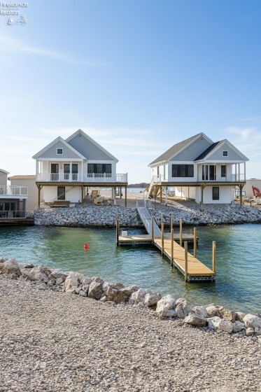 545 Lakeshore Drive, Port Clinton, 43452, 3 Bedrooms Bedrooms, ,2 BathroomsBathrooms,Residential,For Sale,Lakeshore,20261375