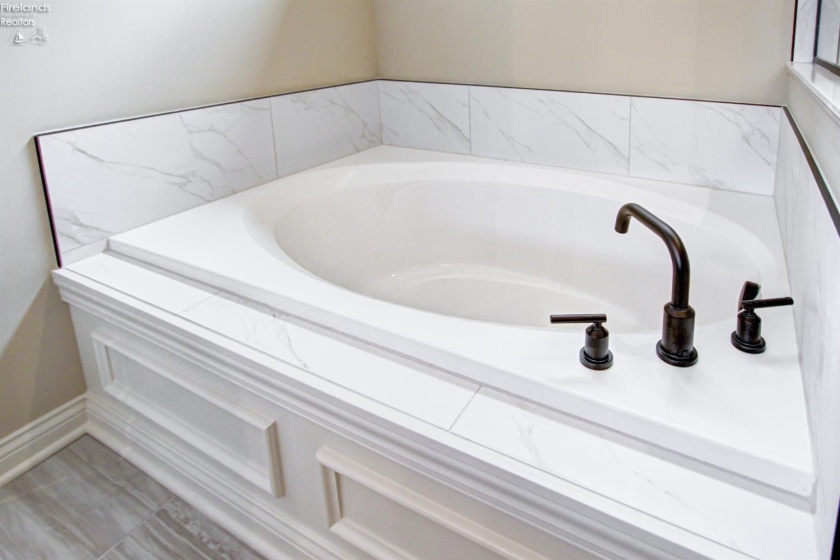 5843 Marcella Way, North Ridgeville, 44039, 3 Bedrooms Bedrooms, ,4 BathroomsBathrooms,Residential,For Sale,Marcella,20261376