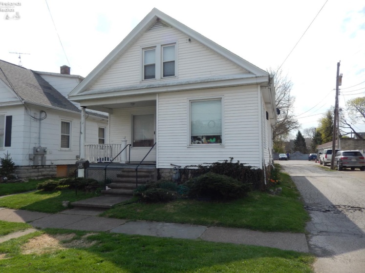 116 Taylor Street, Sandusky, 44870, 2 Bedrooms Bedrooms, ,2 BathroomsBathrooms,Residential,For Sale,Taylor,20261343