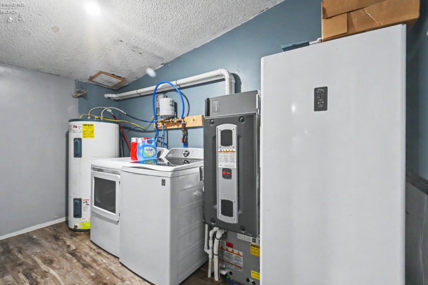 2068 Crescent Road, Greenwich, 44837, 4 Bedrooms Bedrooms, ,2 BathroomsBathrooms,Residential,For Sale,Crescent,20261373