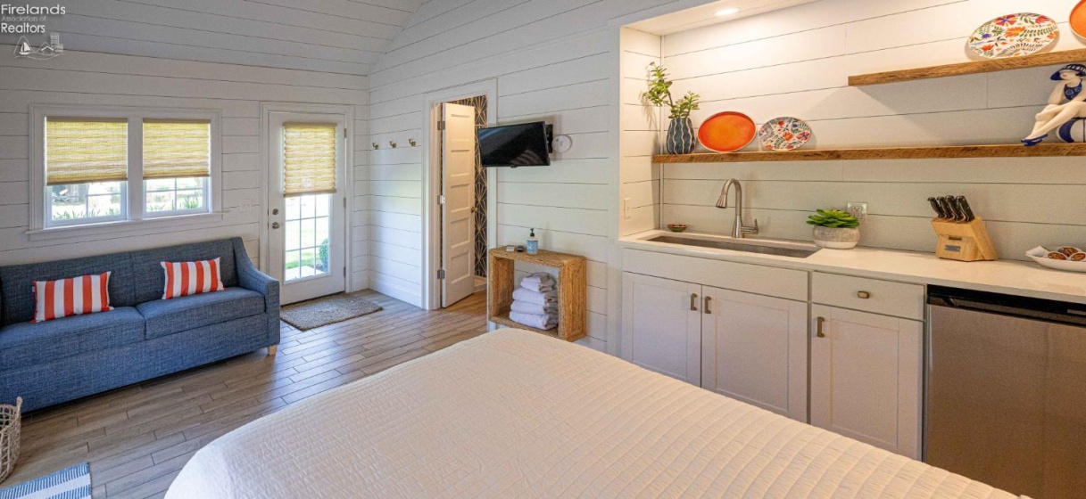 321 Harbor Lane, Kelleys Island, 43438, 4 Bedrooms Bedrooms, ,2 BathroomsBathrooms,Residential,For Sale,Harbor,20261135