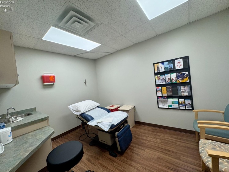 1355 Main Street, Bellevue, 44811, ,Commercial For Lease,For Lease,Main,20261401