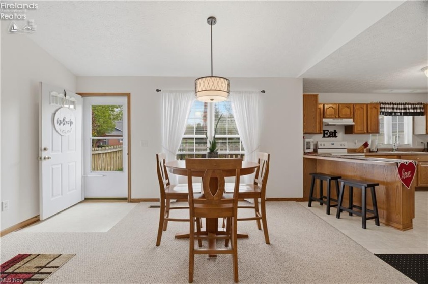 519 Heather Woods Drive, Elyria, 44035, 2 Bedrooms Bedrooms, ,2 BathroomsBathrooms,Residential,For Sale,Heather Woods,20261379