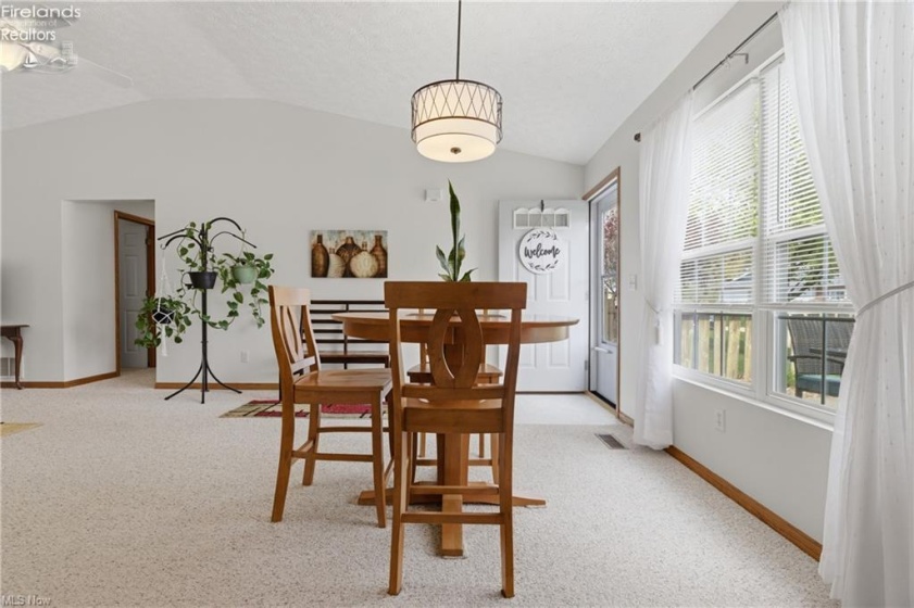 519 Heather Woods Drive, Elyria, 44035, 2 Bedrooms Bedrooms, ,2 BathroomsBathrooms,Residential,For Sale,Heather Woods,20261379