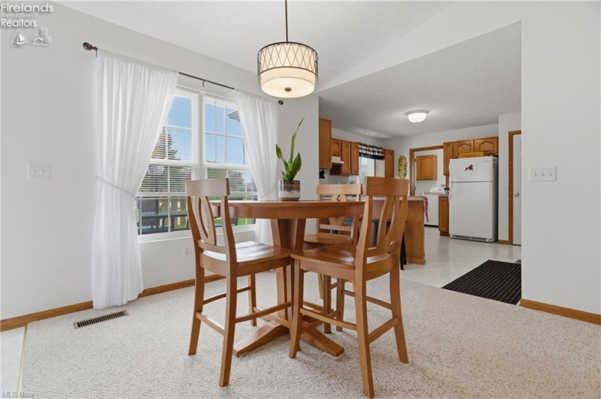 519 Heather Woods Drive, Elyria, 44035, 2 Bedrooms Bedrooms, ,2 BathroomsBathrooms,Residential,For Sale,Heather Woods,20261379