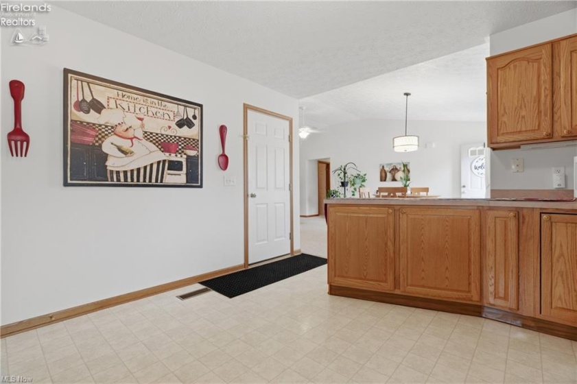 519 Heather Woods Drive, Elyria, 44035, 2 Bedrooms Bedrooms, ,2 BathroomsBathrooms,Residential,For Sale,Heather Woods,20261379