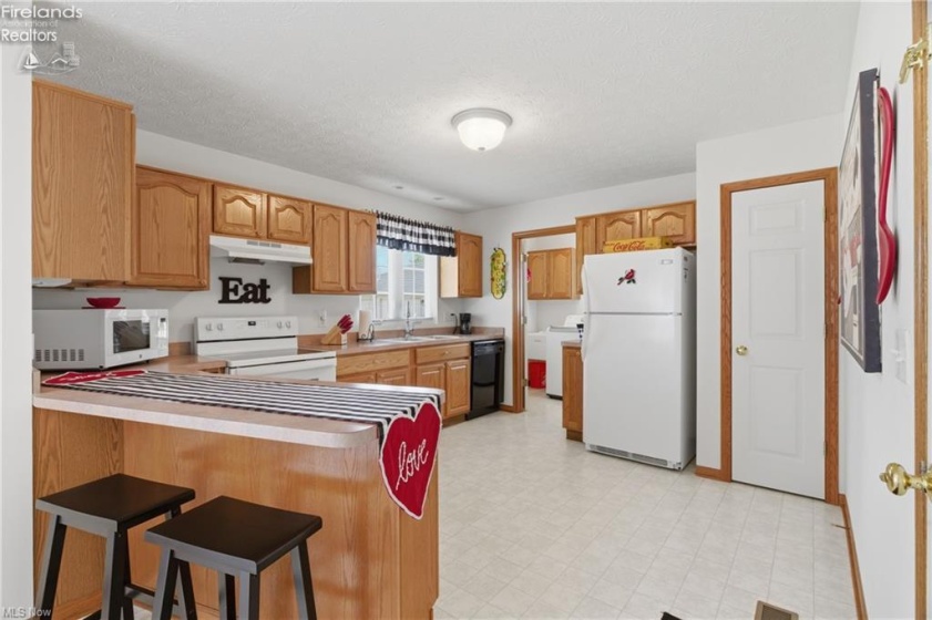 519 Heather Woods Drive, Elyria, 44035, 2 Bedrooms Bedrooms, ,2 BathroomsBathrooms,Residential,For Sale,Heather Woods,20261379