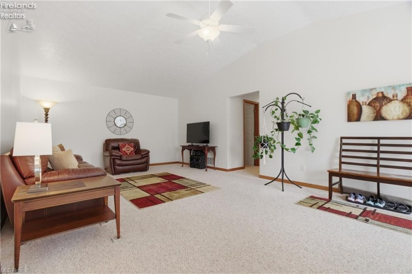 519 Heather Woods Drive, Elyria, 44035, 2 Bedrooms Bedrooms, ,2 BathroomsBathrooms,Residential,For Sale,Heather Woods,20261379