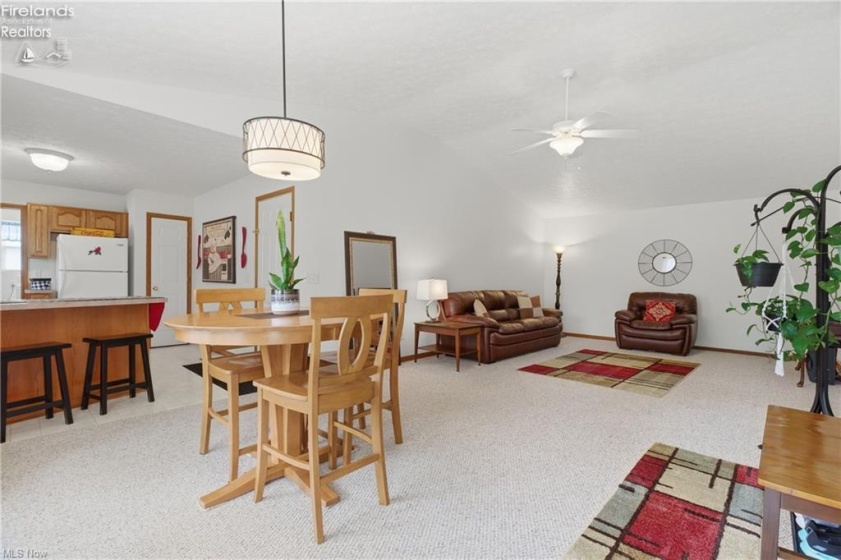 519 Heather Woods Drive, Elyria, 44035, 2 Bedrooms Bedrooms, ,2 BathroomsBathrooms,Residential,For Sale,Heather Woods,20261379