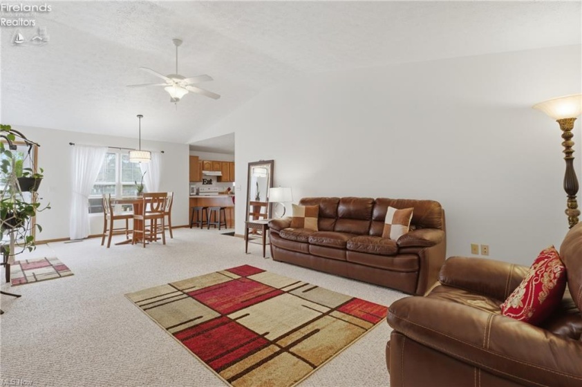 519 Heather Woods Drive, Elyria, 44035, 2 Bedrooms Bedrooms, ,2 BathroomsBathrooms,Residential,For Sale,Heather Woods,20261379