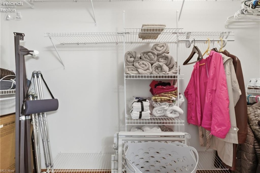 519 Heather Woods Drive, Elyria, 44035, 2 Bedrooms Bedrooms, ,2 BathroomsBathrooms,Residential,For Sale,Heather Woods,20261379