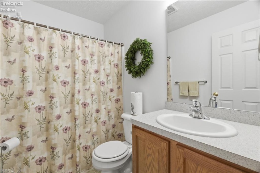 519 Heather Woods Drive, Elyria, 44035, 2 Bedrooms Bedrooms, ,2 BathroomsBathrooms,Residential,For Sale,Heather Woods,20261379