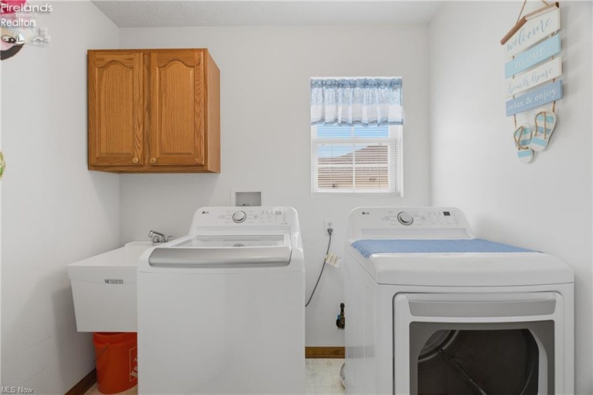 519 Heather Woods Drive, Elyria, 44035, 2 Bedrooms Bedrooms, ,2 BathroomsBathrooms,Residential,For Sale,Heather Woods,20261379