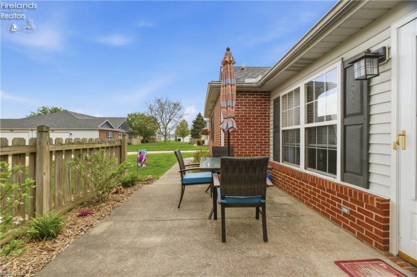 519 Heather Woods Drive, Elyria, 44035, 2 Bedrooms Bedrooms, ,2 BathroomsBathrooms,Residential,For Sale,Heather Woods,20261379