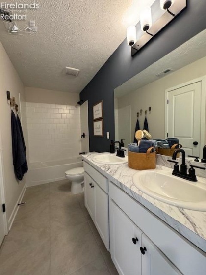 5937 Cape Hatteras, Vermilion, 44089, 5 Bedrooms Bedrooms, ,4 BathroomsBathrooms,Residential,For Sale,Cape Hatteras,20261405